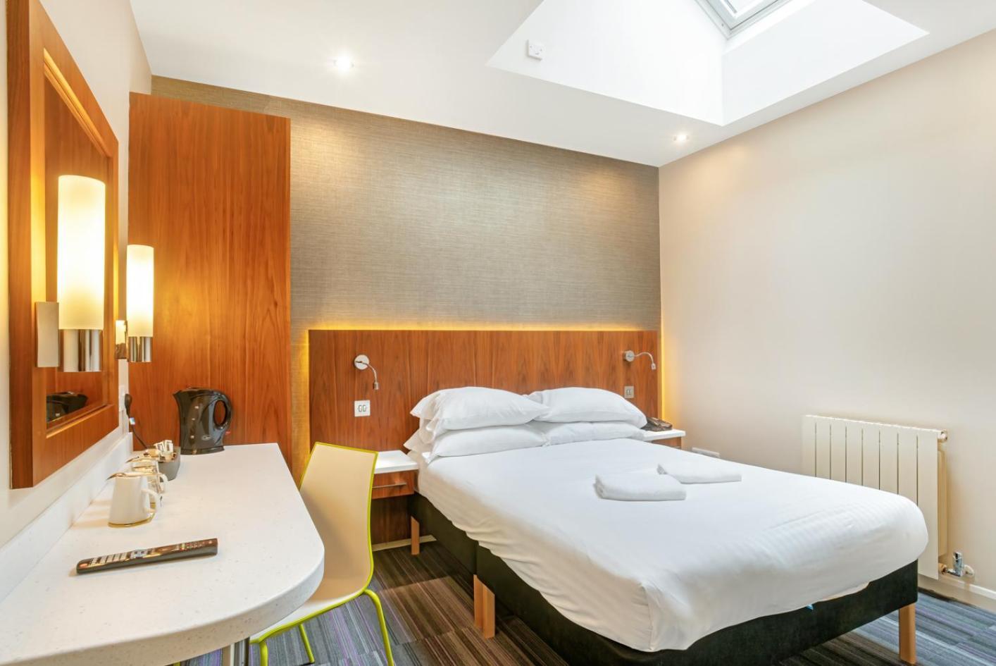The Place Hotel EDI Exterior photo